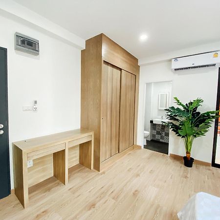 Готель Gp House Bangkok - Sukhumvit Onnut Bts Skytrain Екстер'єр фото