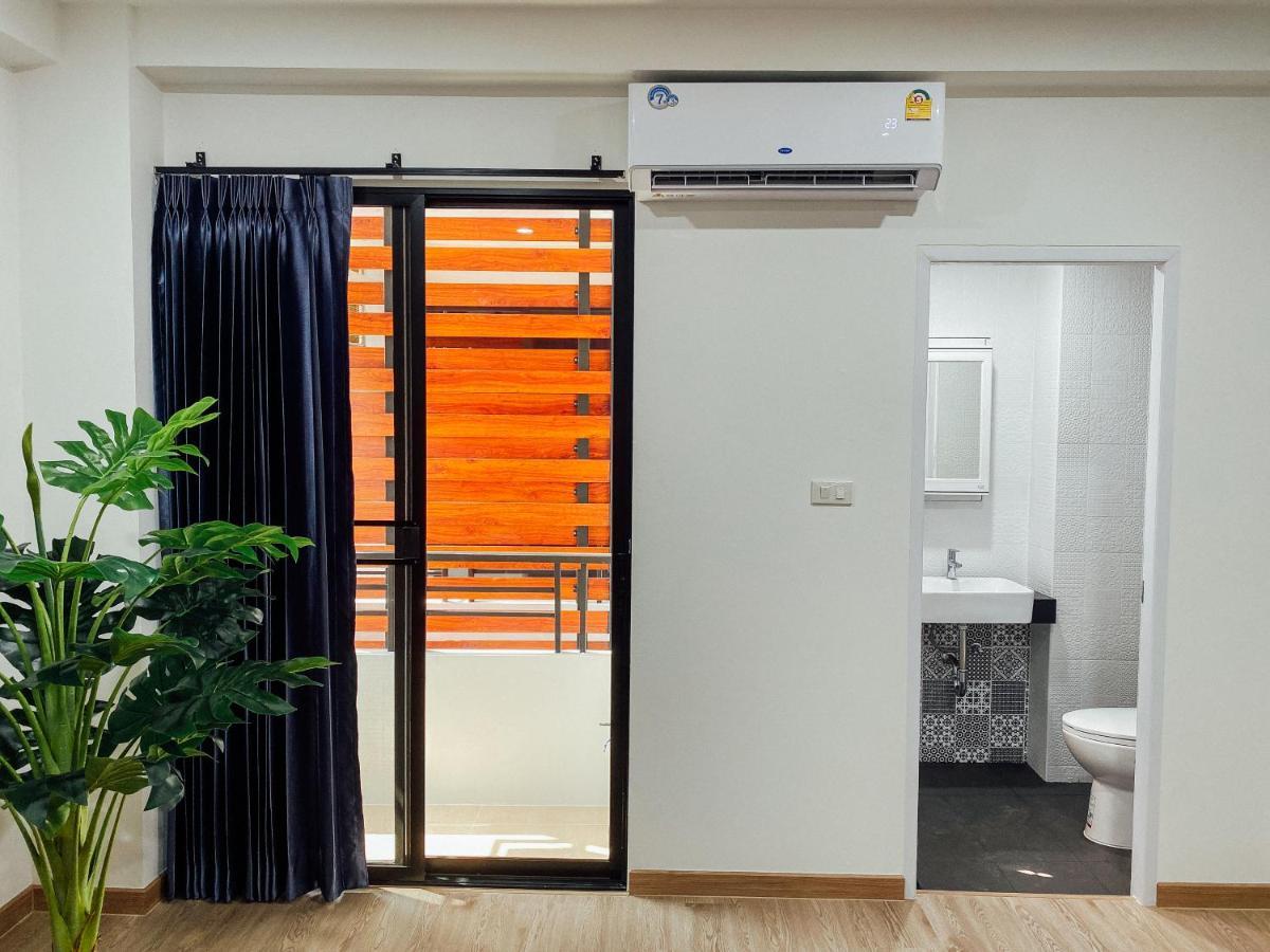 Готель Gp House Bangkok - Sukhumvit Onnut Bts Skytrain Екстер'єр фото