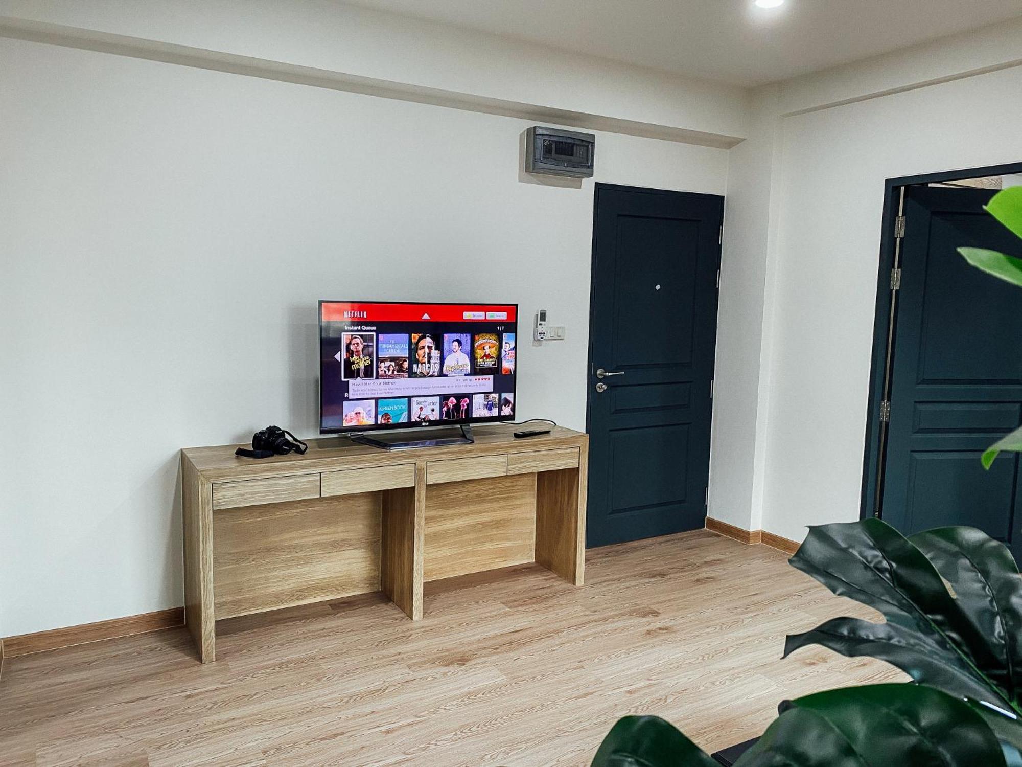 Готель Gp House Bangkok - Sukhumvit Onnut Bts Skytrain Екстер'єр фото